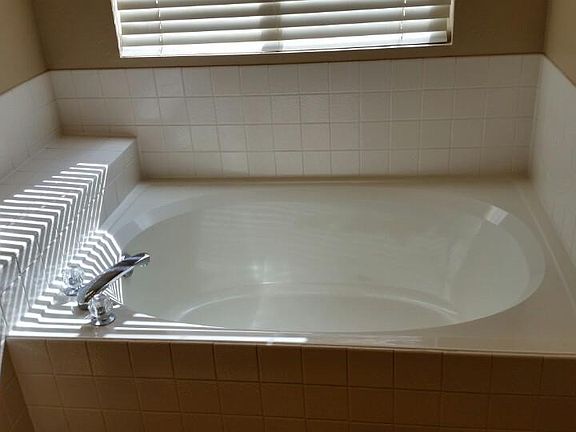 4th image of 4462 Kings Peak Cir