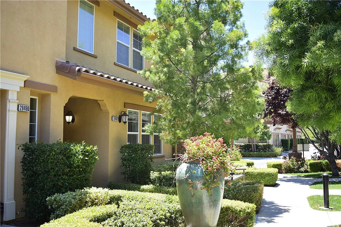 2 bed, 1440 sqft, $3,300 — Photo 1
