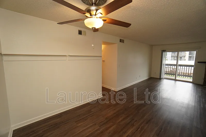 2 bed, 2.0 bath, 1000 sqft, $1,995 — Photo 4