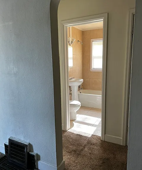 162 S Beverly St — Photo 11