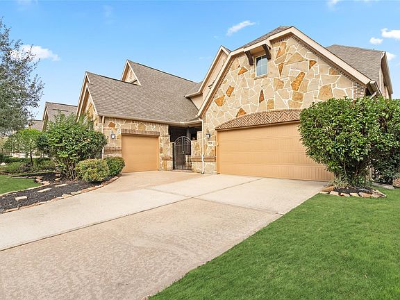 3rd image of 28206 Green Forest Bluff Trl