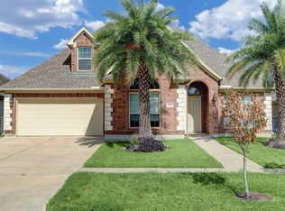 307 Twin Timbers Ln, Kemah, TX 77565