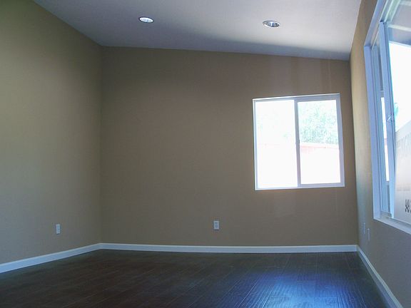 3rd image of 208 Northshore Dr