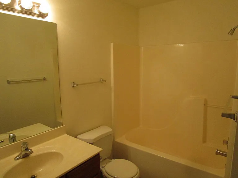1725-1727 Louise Cir — Photo 18