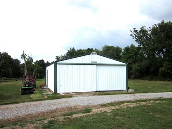 2nd image of 1128 County Road 1100 N