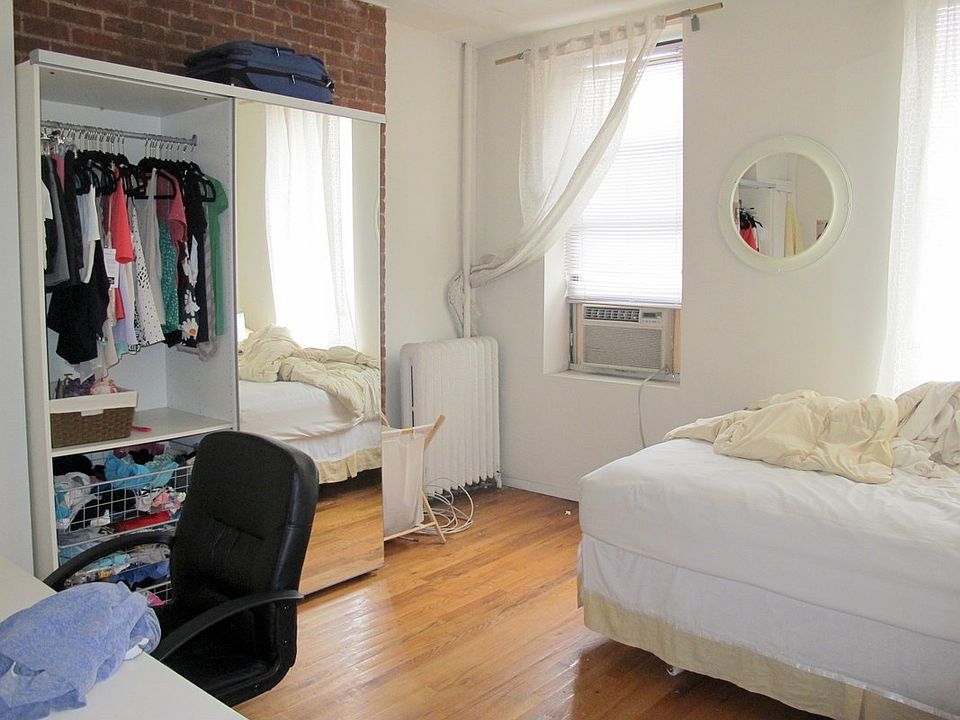2nd image of 572 Amsterdam Ave APT 11