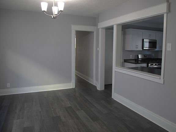 5th image of 368 Cumberland Ave #1