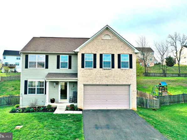 982 Chickamauga Dr, Harpers Ferry, WV 25425