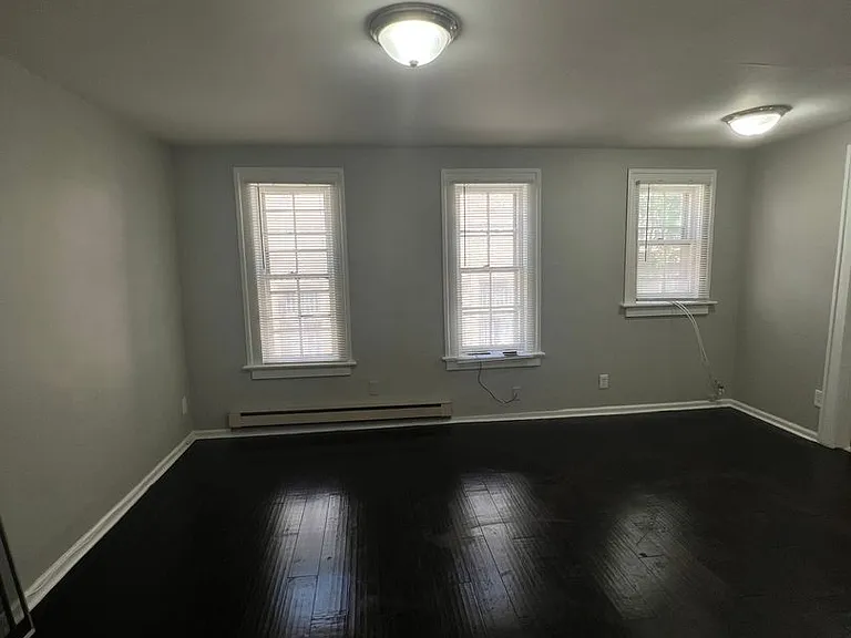 196 N Goodman St — Photo 32