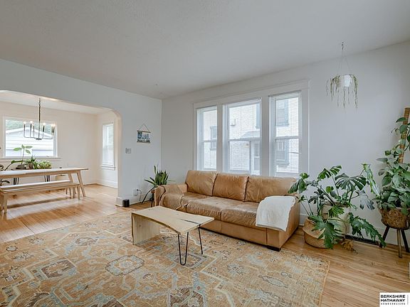 5th image of 3820 Chicago St
