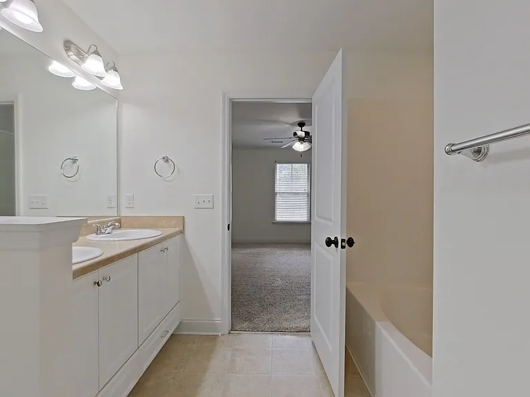 528 Scenic Dr — Photo 10