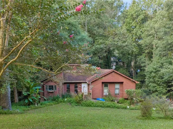 1373 Fairfield Dr SW, Lilburn, GA 30047