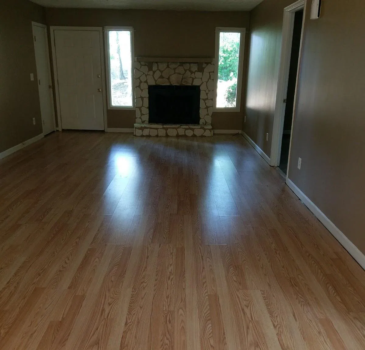 2877 Benton Rd — Photo 2