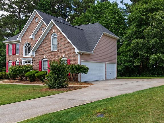 2nd image of 2405 Twin Branches Ln