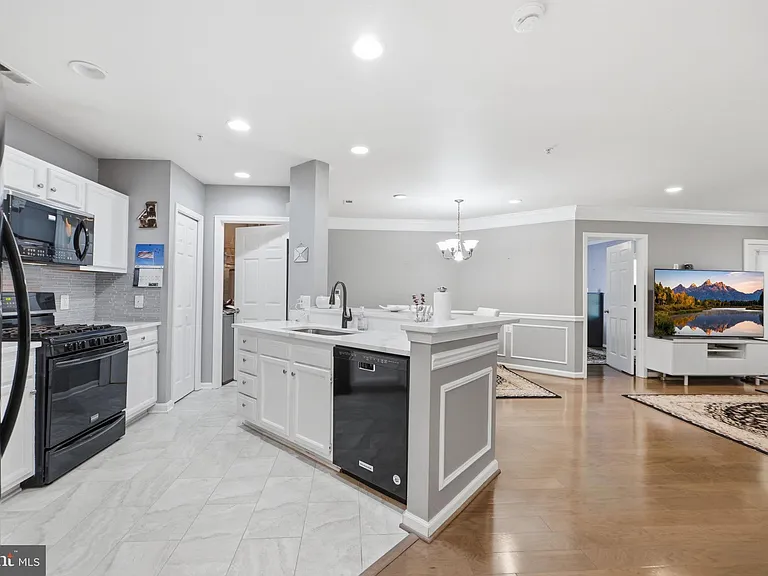 12461 Hayes Ct #103 — Photo 4