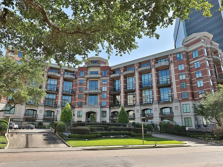 5005 Hidalgo St #210 — Photo 24