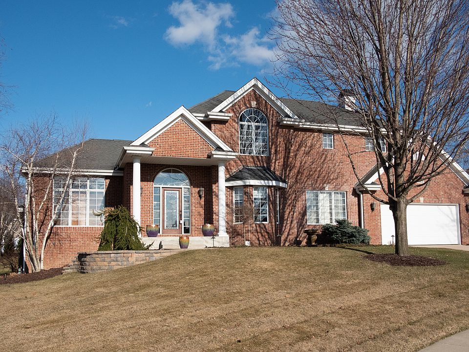 1st image of 343 Castle Wynd Dr