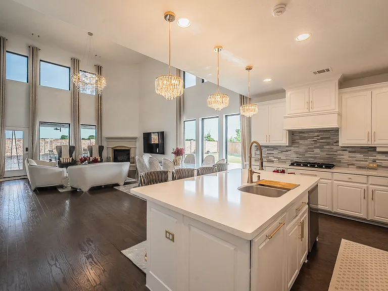 1742 Holmwood Dr — Photo 5