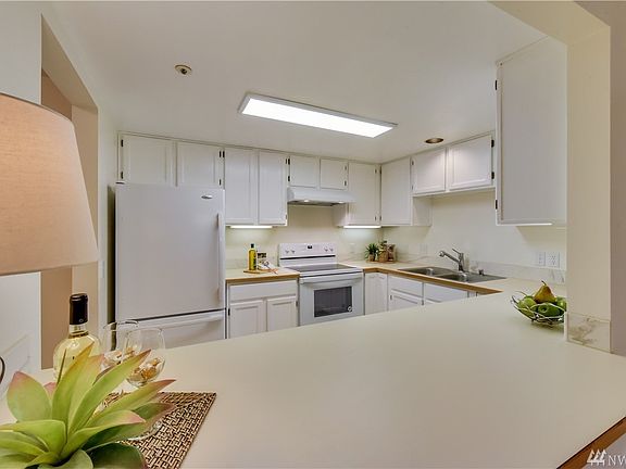 5th image of 4081 224th Ln SE APT 110