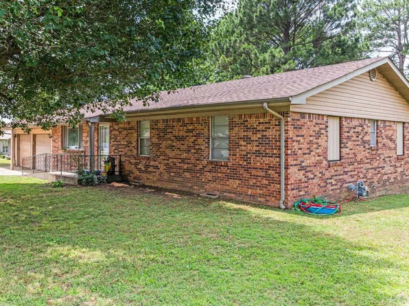 500 Dogwood View Dr, Paragould, AR 72450