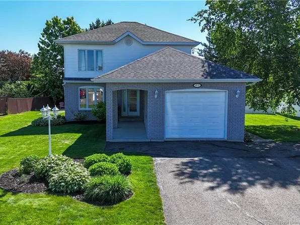 47 Saint Onge St, Grand Falls, NB E3Z 1G2
