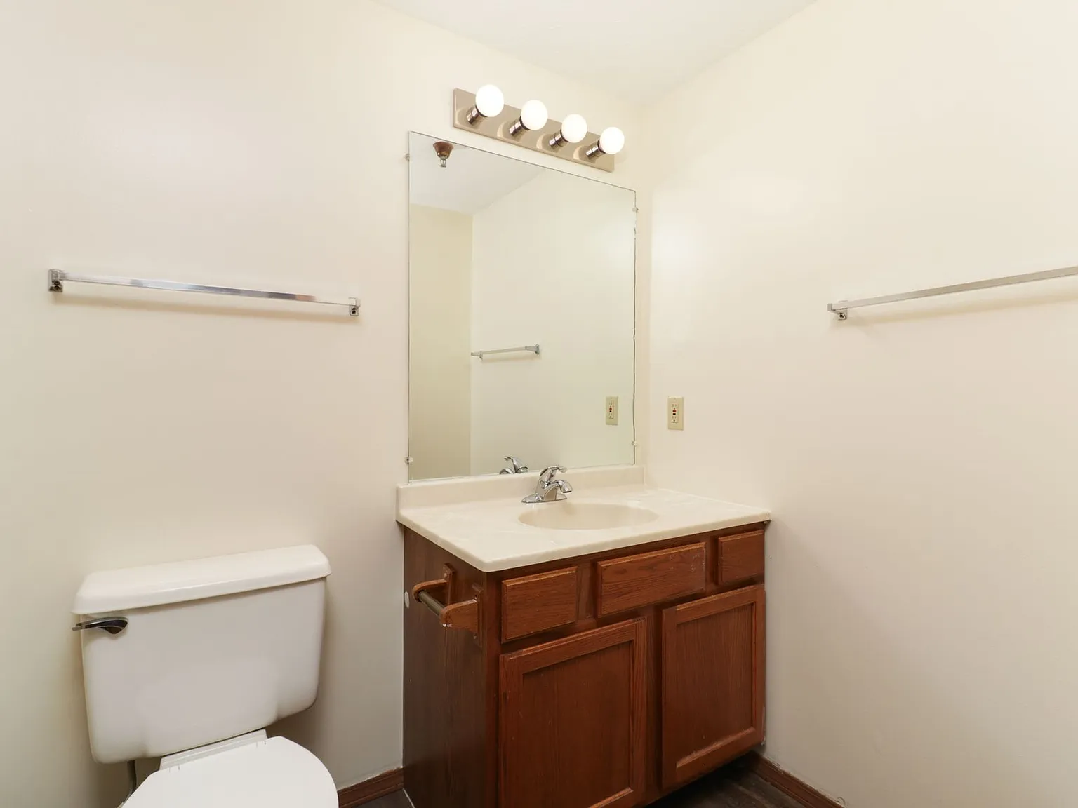 Christopher Way Apartments — Photo 2