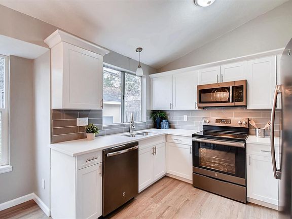 4th image of 224 W Cedar Way