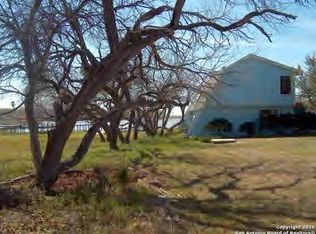 190 Zenna Dr, Mathis, TX 78368