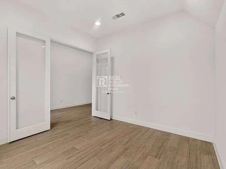 2933 Eccleston St — Photo 7
