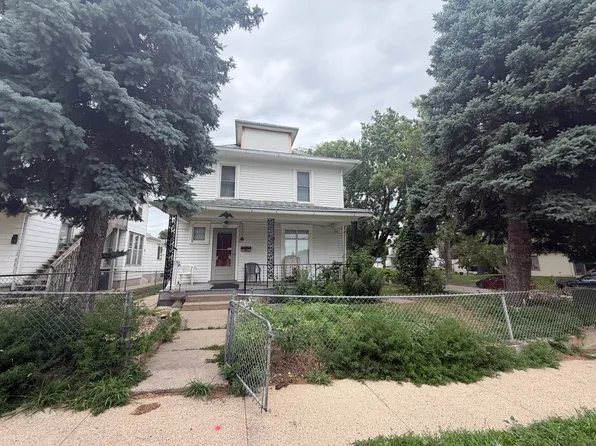 919 7th St, Sioux City, IA 51105