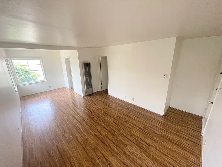 11047 Hesby St #7 — Photo 3