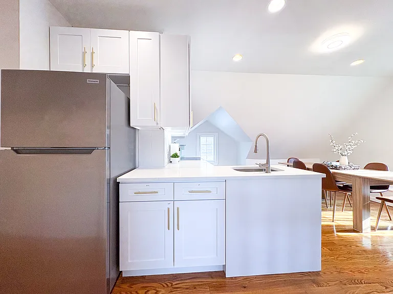 87 Stephen St #1C — Photo 108