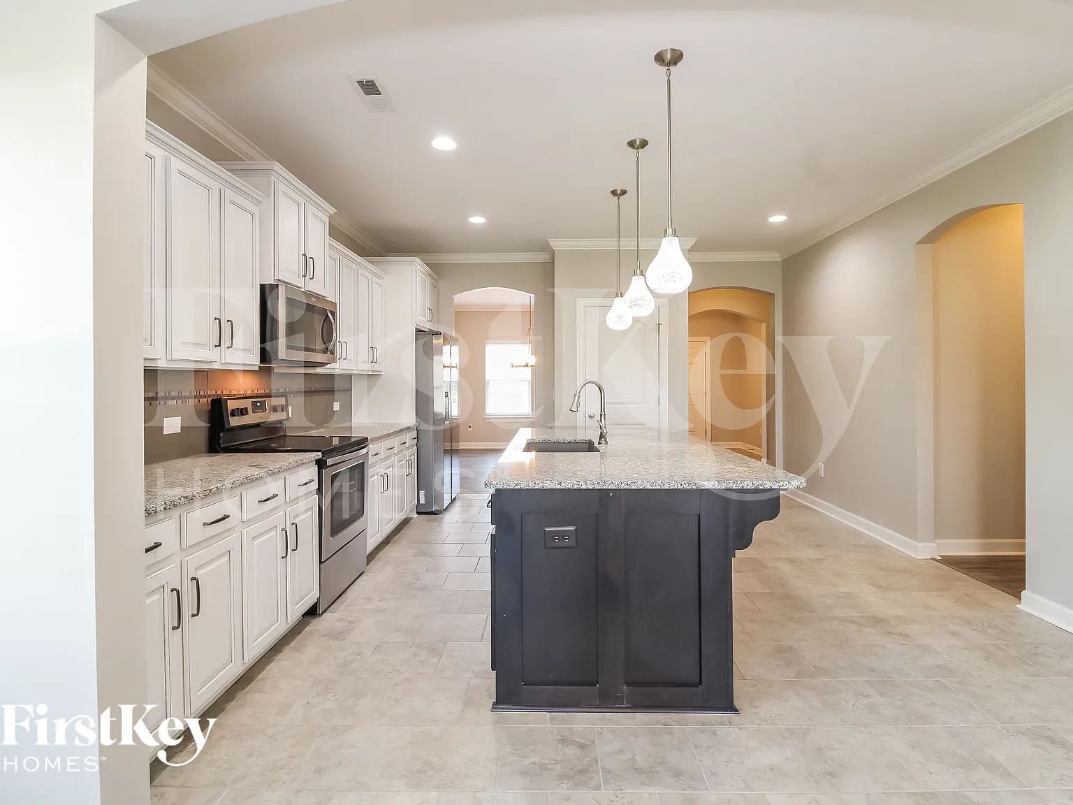 3 bed, 2.0 bath, 1846 sqft, $2,330 — Photo 4