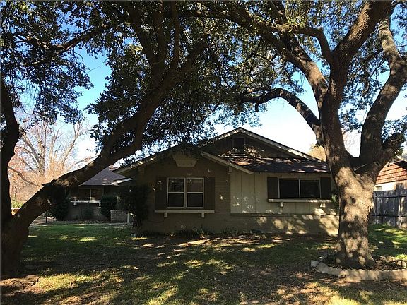 3rd image of 5501 Lake Highlands Dr