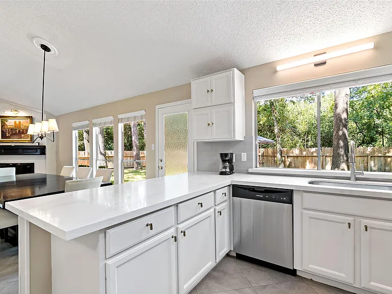 9 Brentwood Oaks Ct — Photo 6