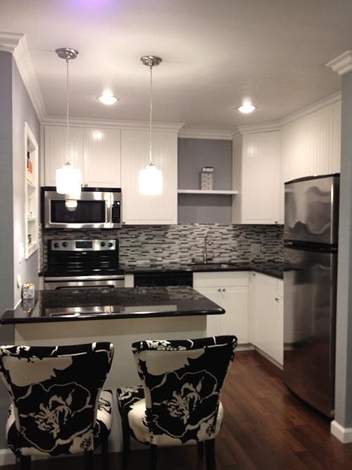 2nd image of 3090 Los Prados St APT 8