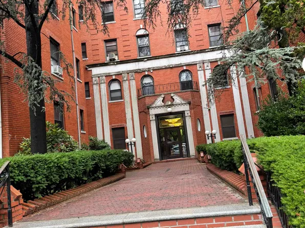 300 Ocean Parkway image 1 of 8