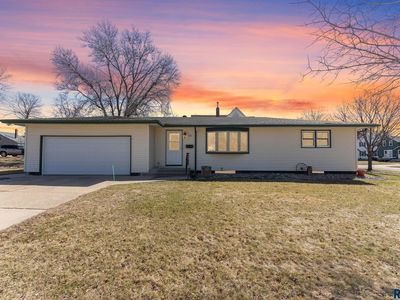 111 4th Ave SW, Pipestone, MN, 56164