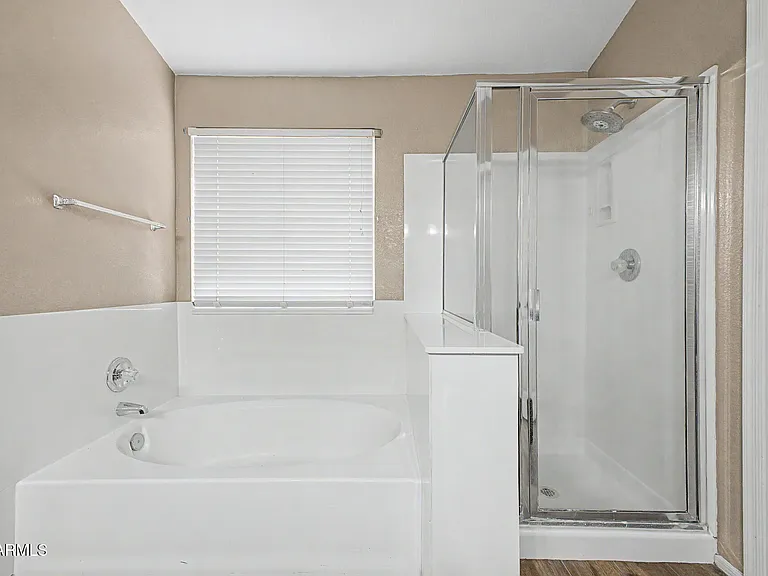 4518 E Rowel Rd — Photo 23