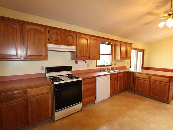 5th image of 1183 E Robinson Ave