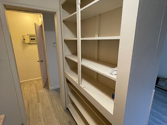 2nd image of 1315 Harbor St #5