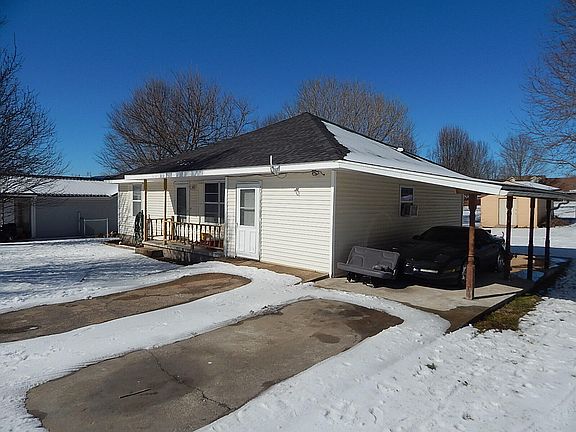 3rd image of 1214 Carter Ave