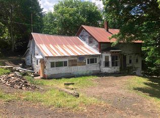 40 West St, Barton, VT 05822