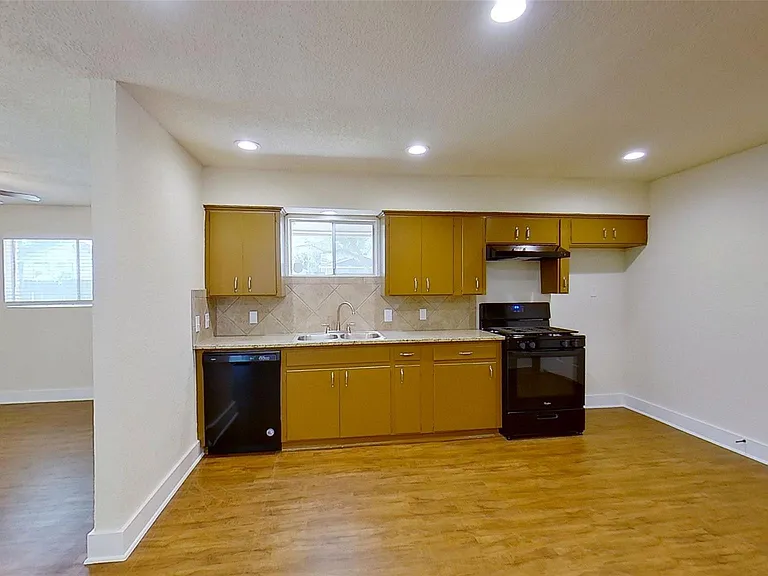 2107 Magnolia Dr #B — Photo 7