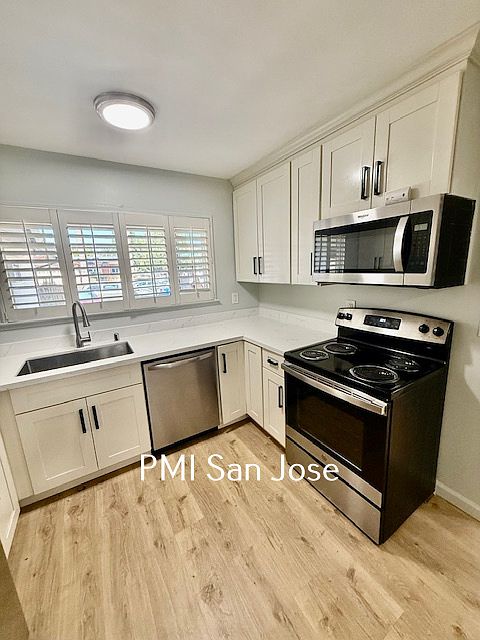 1995 Sumatra Ave - Kitchen 1_08082025
