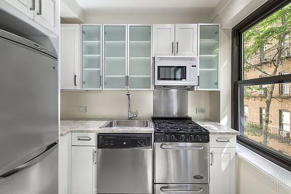 Rented by Halstead Real Estate | media 14