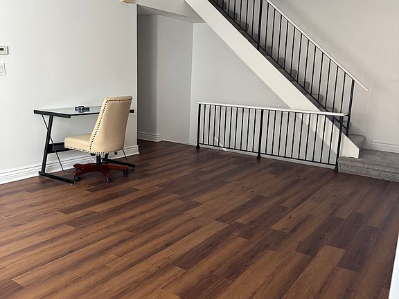 3rd image of 818 Cambridge Pl