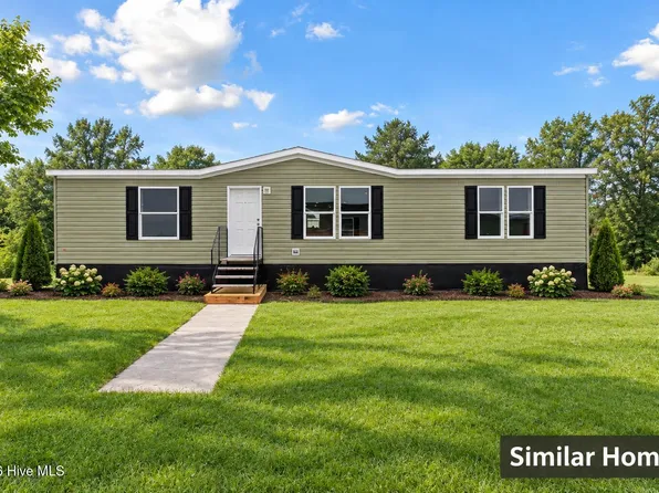 927 Mirror Lake Drive, Southport, NC 28461