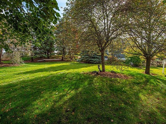 2nd image of 71 Settler Hill Cir #28