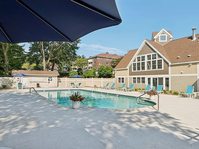 21-web-or-mls-Silver Dr-1408-921